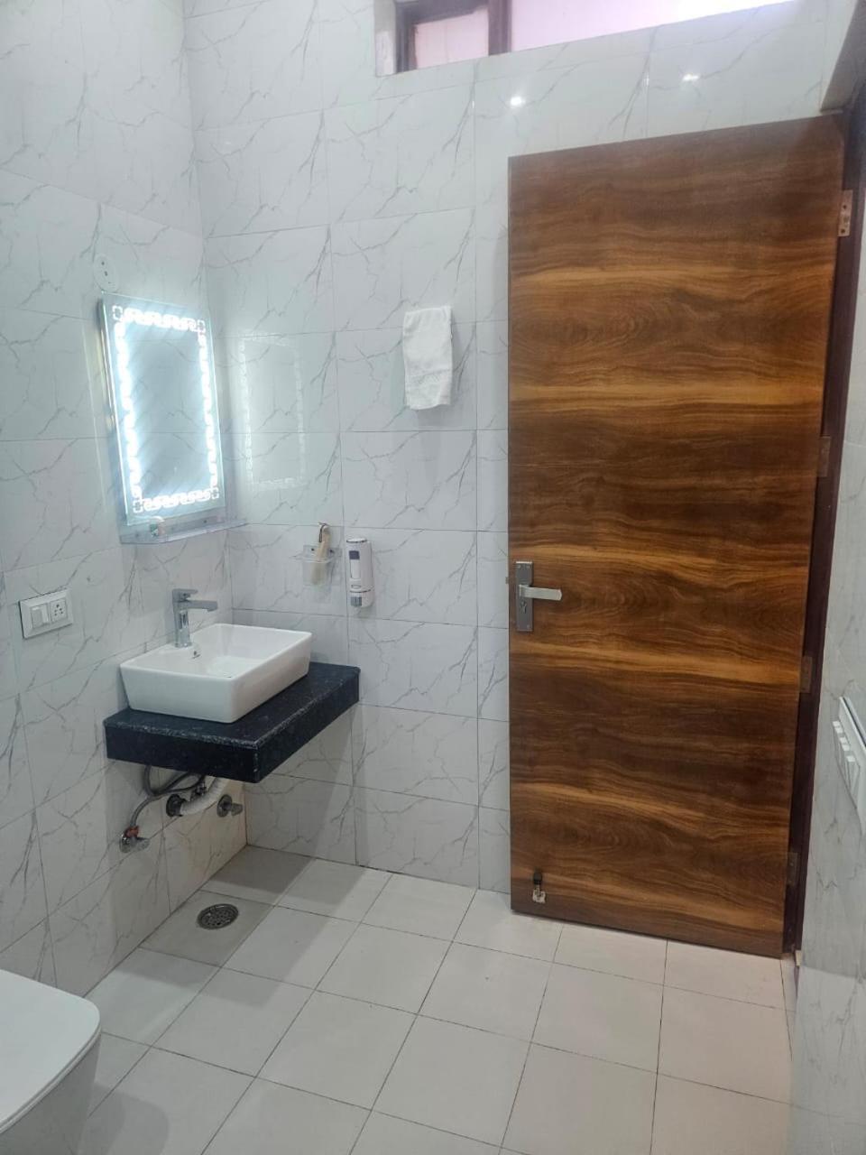 Bed and Breakfast Ashirwaad 249 Greater Noida Exterior foto